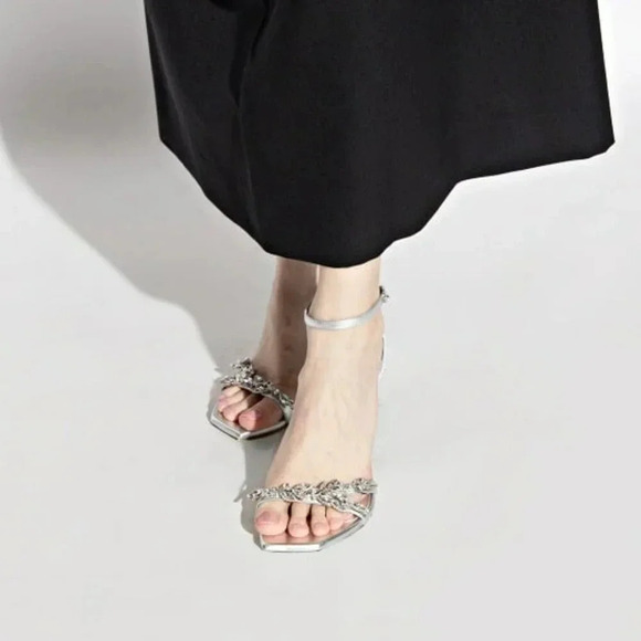 Stuart Weitzman Women's Nudist Vow Crystal Heel Sandals Size 8.5 (MSRP $650) - Picture 2 of 11